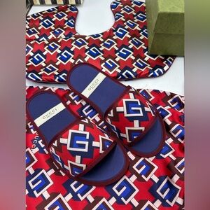 Gucci geometric print travel set made in Italy.